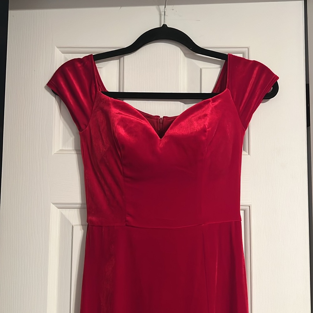 Windsor - Off-Shoulder Maxi Dress: Deep Red